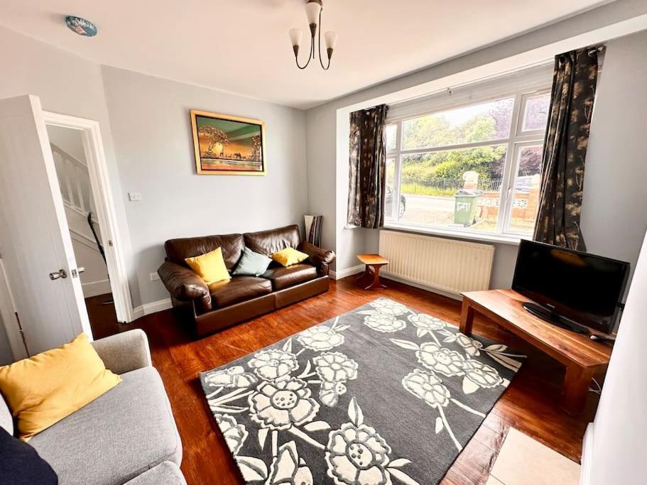 5 Bed Property In Se12 London Exterior photo